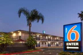 Отель Motel 6-Fontana, CA  Фонтана